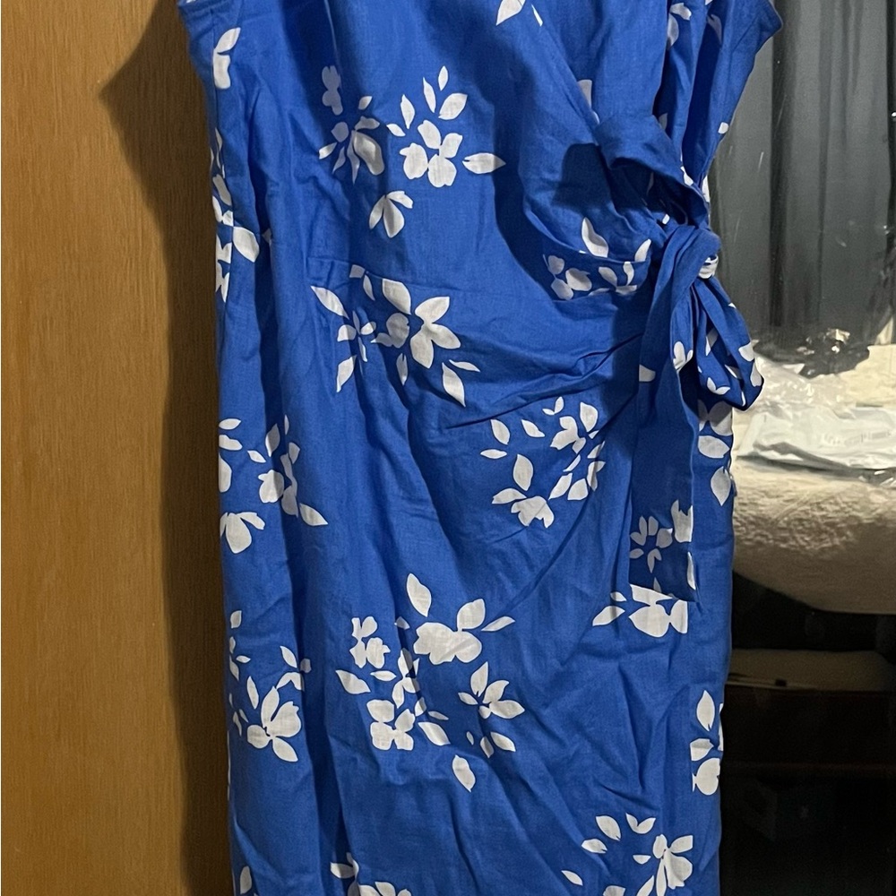 NWT Ann Taylor Petite Floral Linen V-Neck Wrap Dress 8 Petite Maritime Blue